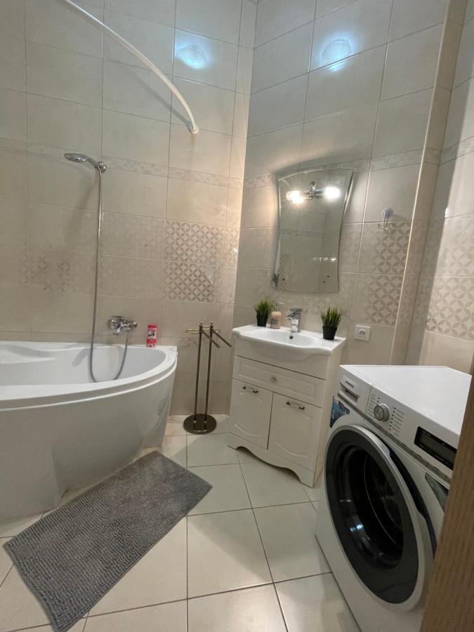 לבוב 3 Rooms Apartments In The City Centr מראה חיצוני תמונה