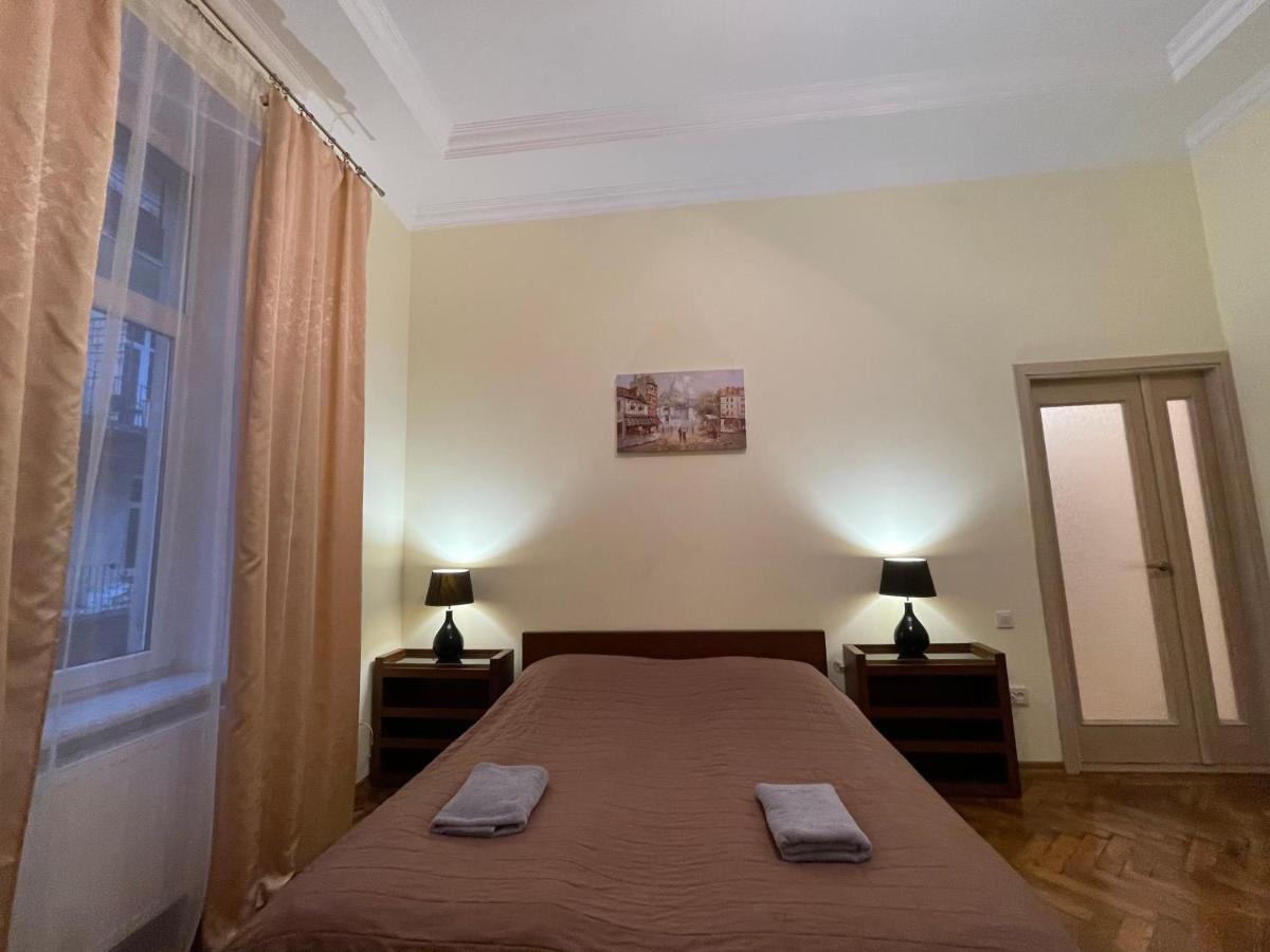 לבוב 3 Rooms Apartments In The City Centr מראה חיצוני תמונה