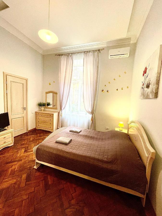 לבוב 3 Rooms Apartments In The City Centr מראה חיצוני תמונה