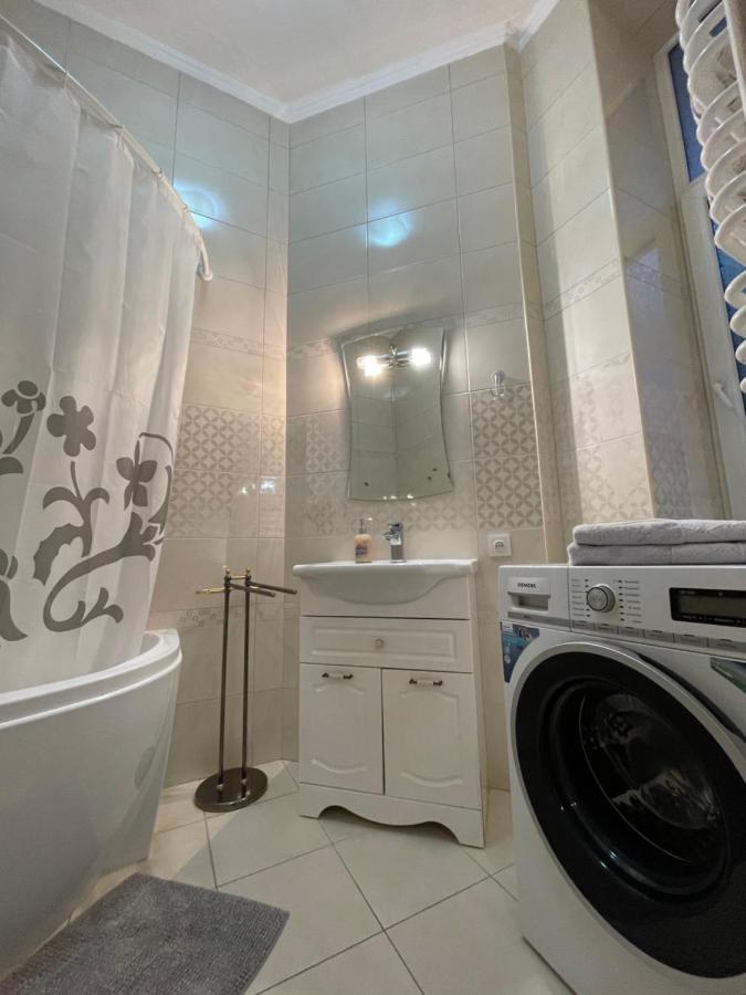 לבוב 3 Rooms Apartments In The City Centr מראה חיצוני תמונה