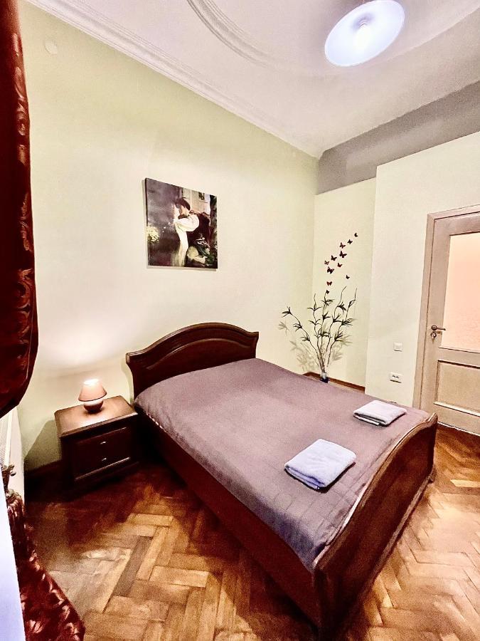 לבוב 3 Rooms Apartments In The City Centr מראה חיצוני תמונה