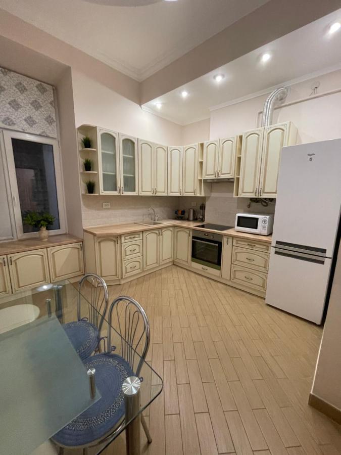 לבוב 3 Rooms Apartments In The City Centr מראה חיצוני תמונה