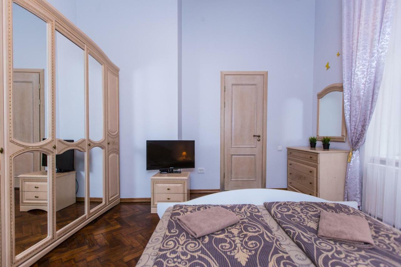 לבוב 3 Rooms Apartments In The City Centr מראה חיצוני תמונה