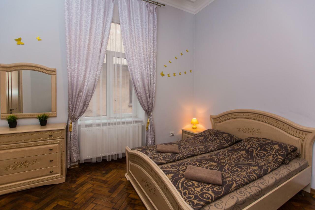 לבוב 3 Rooms Apartments In The City Centr מראה חיצוני תמונה
