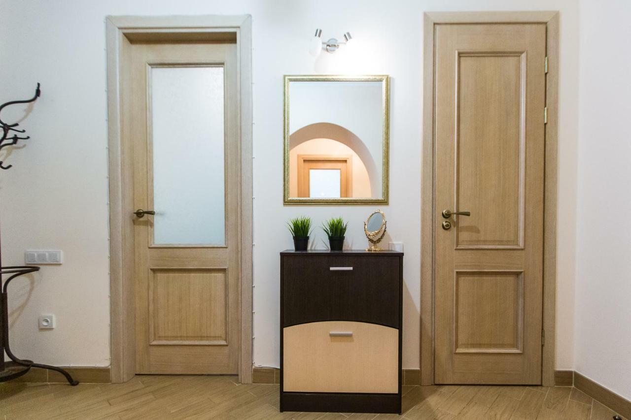 לבוב 3 Rooms Apartments In The City Centr מראה חיצוני תמונה