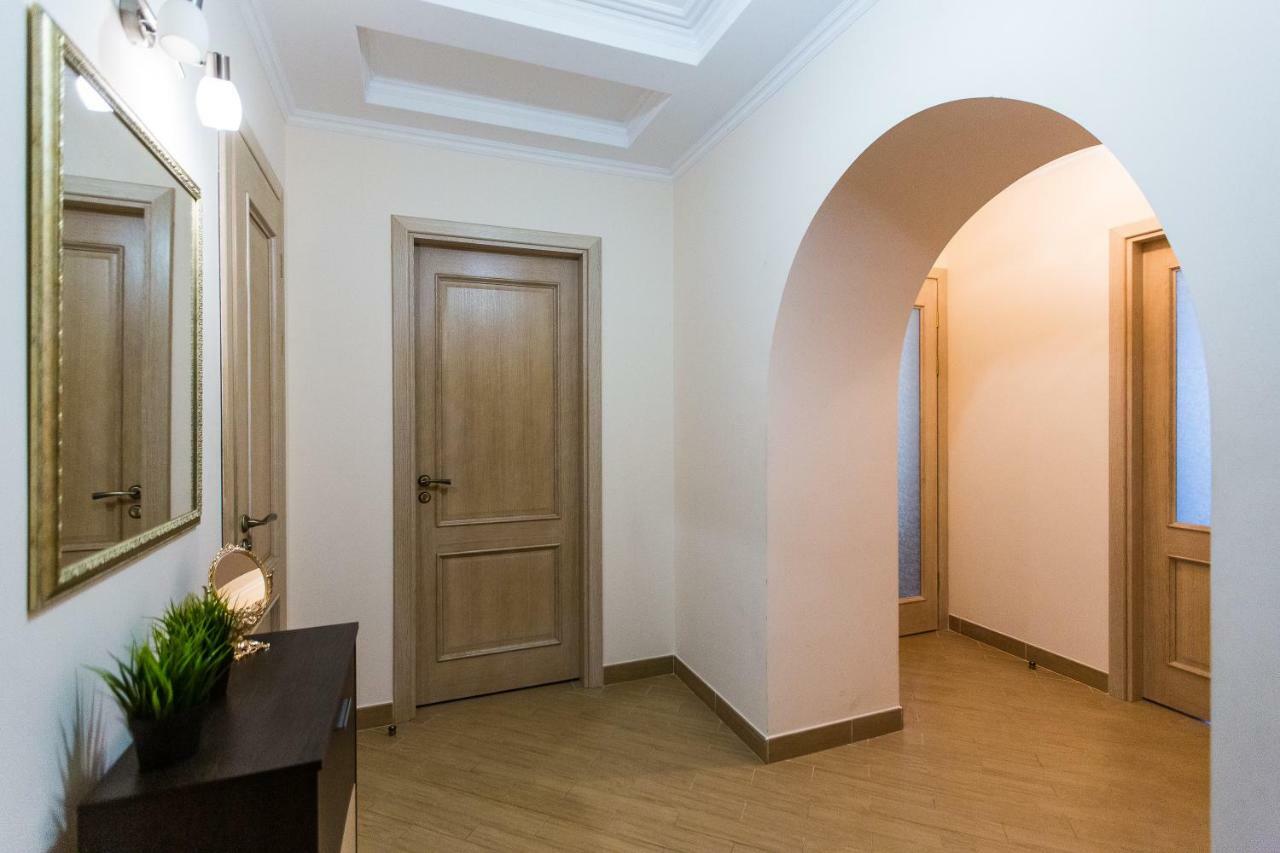 לבוב 3 Rooms Apartments In The City Centr מראה חיצוני תמונה