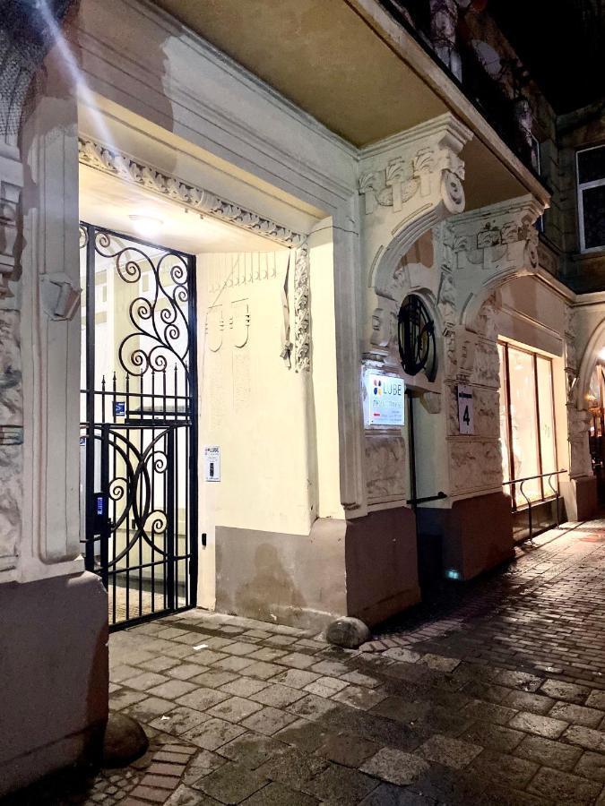 לבוב 3 Rooms Apartments In The City Centr מראה חיצוני תמונה